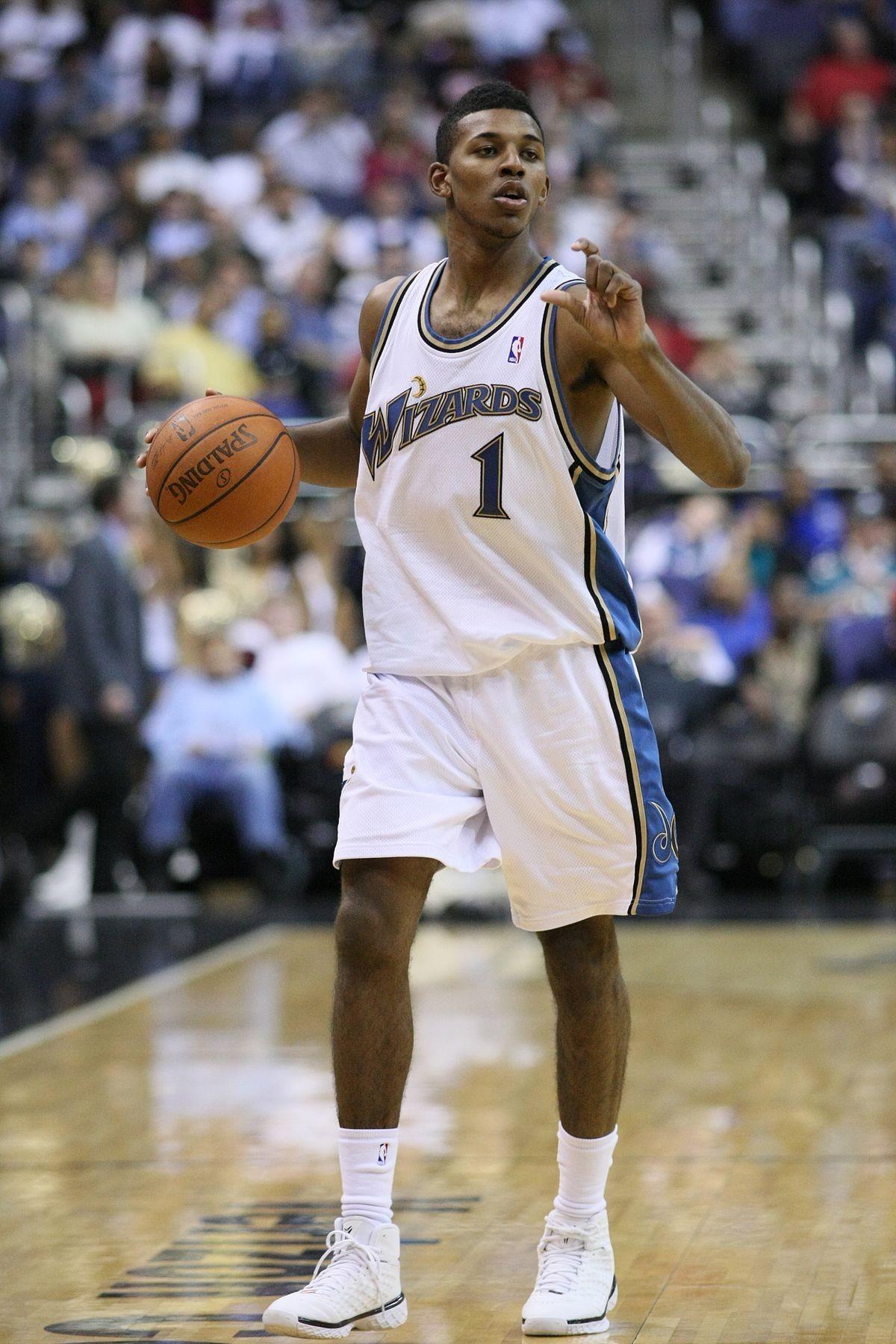 博尔哈：哈兰德是目前足坛最佳中锋；历史最佳中锋是德罗巴（博尔哈认为：哈兰德是当今足坛头号中锋，德罗巴则为史上最佳）