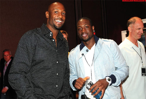 记者：吴少聪发烧，今日出席国安赛前发布会球员调整为张玉宁（记者：吴少聪发烧缺阵，国安今日赛前发布会改由张玉宁出席）