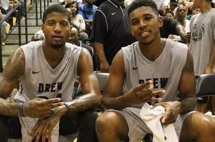 弗法纳：帕尔默来自不同的星球，他与姆巴佩、登贝莱很接近（弗法纳：帕尔默仿佛异星来客，实力已接近姆巴佩和登贝莱）