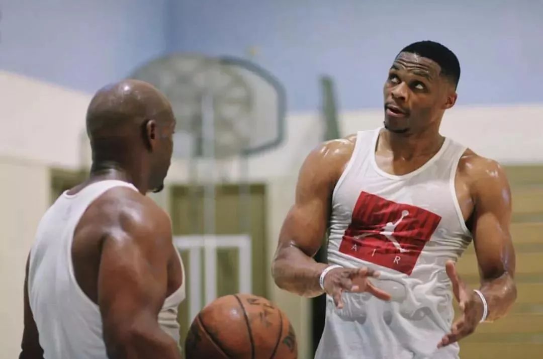 湖人争冠之路再遇挑战（湖人夺冠征程再遭考验）