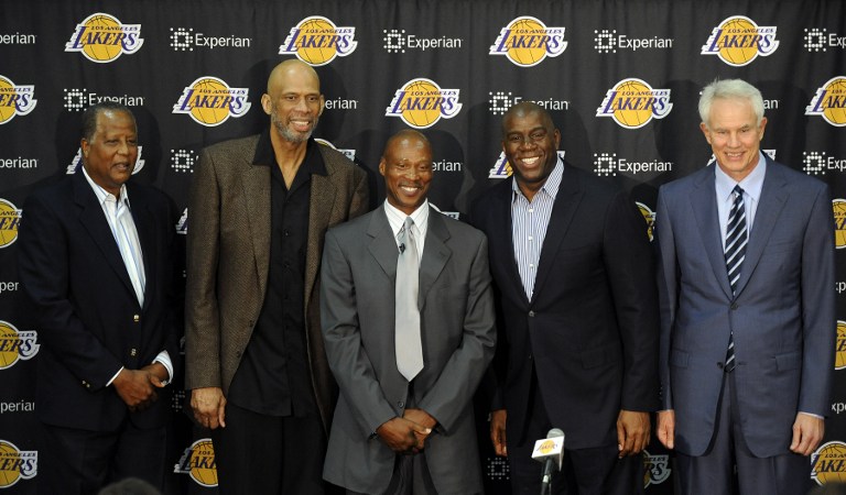 基米希：球队上半场表现不错，卡尔理应入选德国国家队（基米希称赞上半场发挥，力挺卡尔入选德国国家队）