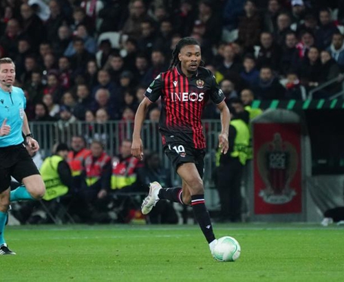 皇马公布欧冠战曼城大名单：姆巴佩带伤入围，一线队后卫仅4人在列（皇马欧冠战曼城名单出炉：姆巴佩带伤入选，一线队仅四名后卫在列）