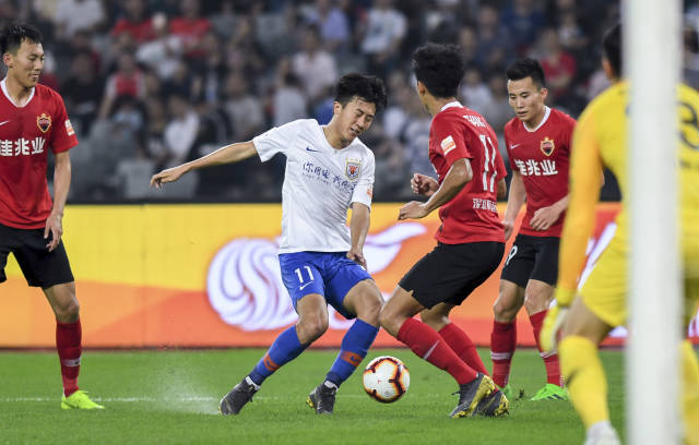 为红魔在英超主场破门！达洛特成为第四位达此成就葡萄牙球员（达洛特英超主场为曼联破门，成队史第4位完成此壮举的葡萄牙球员）