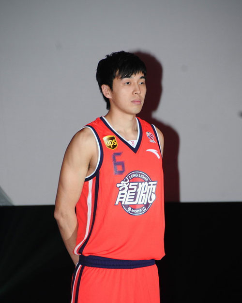 里程碑！跳伞蚁球员麦格奈将迎来NBL生涯第150场比赛（麦格奈迎来里程碑时刻：跳伞蚁队球员即将出战NBL生涯第150场比赛）