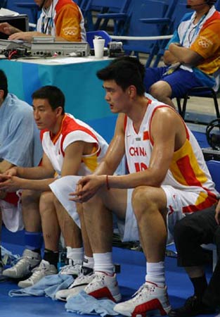 库普梅纳斯：我踢后卫感觉很好；斯帕莱蒂带来了积极的氛围（库普梅纳斯：踢后卫让我感觉良好，斯帕莱蒂为球队注入正能量）