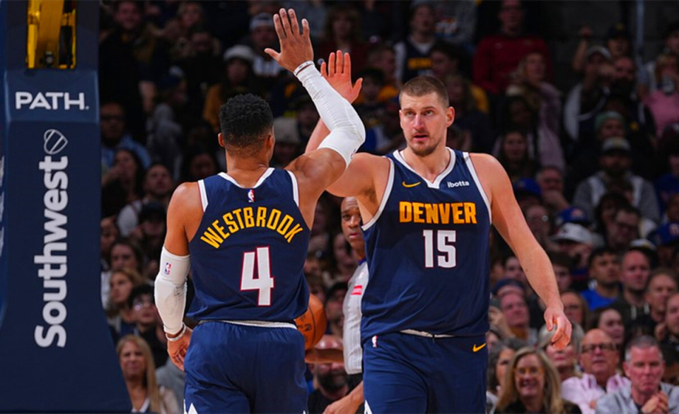 维埃里：现在拿皮奥和其他人比较毫无意义，应该让他安心踢球（维埃里：别再把皮奥和别人比较了，让他安心踢球）