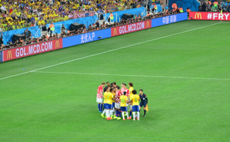 天空：谢什科有望为曼联增添反击威胁，他尚显稚嫩但潜力巨大（天空体育：谢什科或将增强曼联反击锋芒，虽仍青涩却天赋极高）