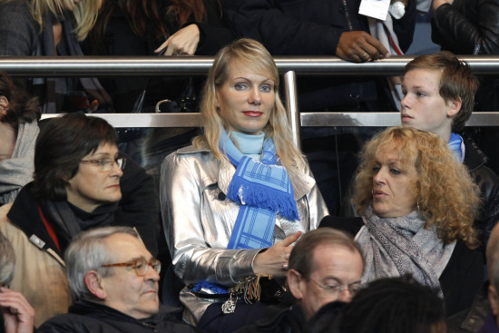 老佛爷：皇马永远属于俱乐部的10万会员，要确保下个百年不变（佩雷斯：皇马始终属于俱乐部的十万名会员，必须确保未来百年不变）