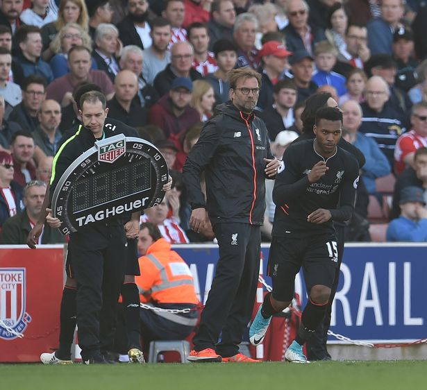 手感冰凉！杜兰特半场7中1仅得3分（杜兰特状态低迷，半场7投仅1中拿下3分）