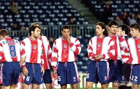 客战那不勒斯替补登场，科斯蒂奇达成尤文生涯100场里程碑（客场对阵那不勒斯，替补出战的科斯蒂奇迎来尤文生涯第100场）