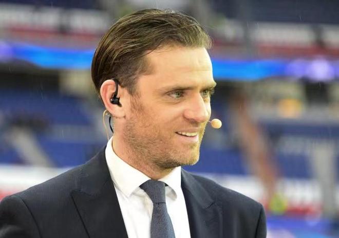 王刚随北京国安六年后终夺足协杯冠军，球迷泪洒现场（六年磨一剑，王刚随国安圆足协杯冠军梦，球迷现场落泪）