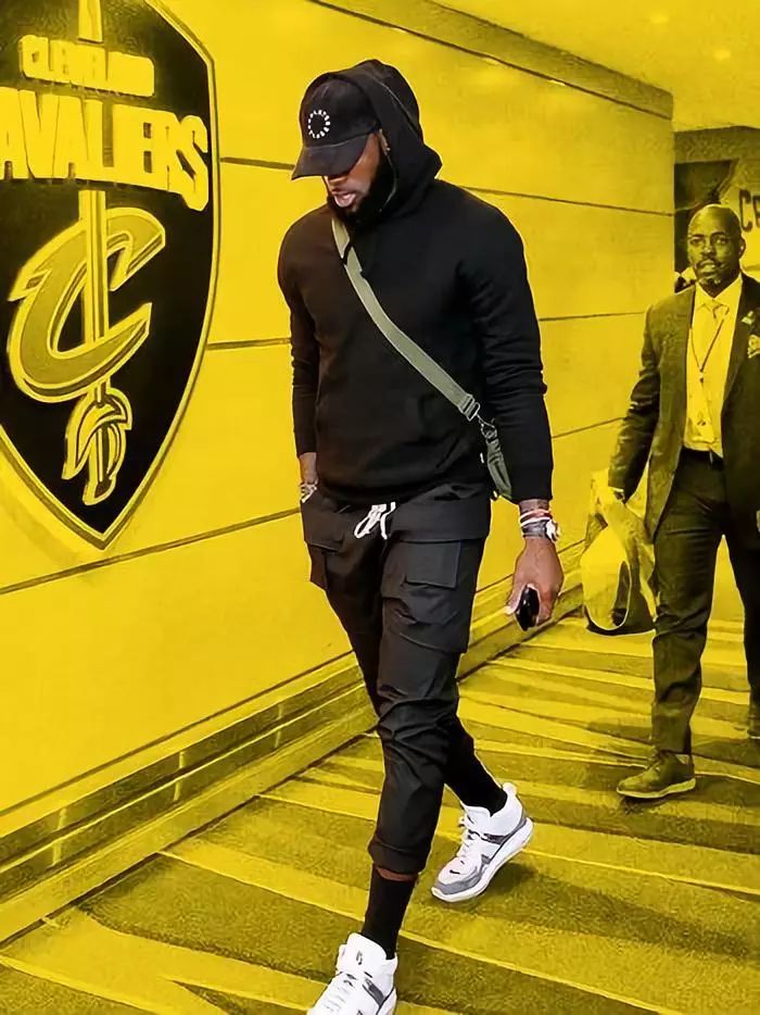 阿德莱德后卫：我的手术非常成功，希望在一年后强势回归（阿德莱德后卫：手术告捷，目标一年后强势回归）