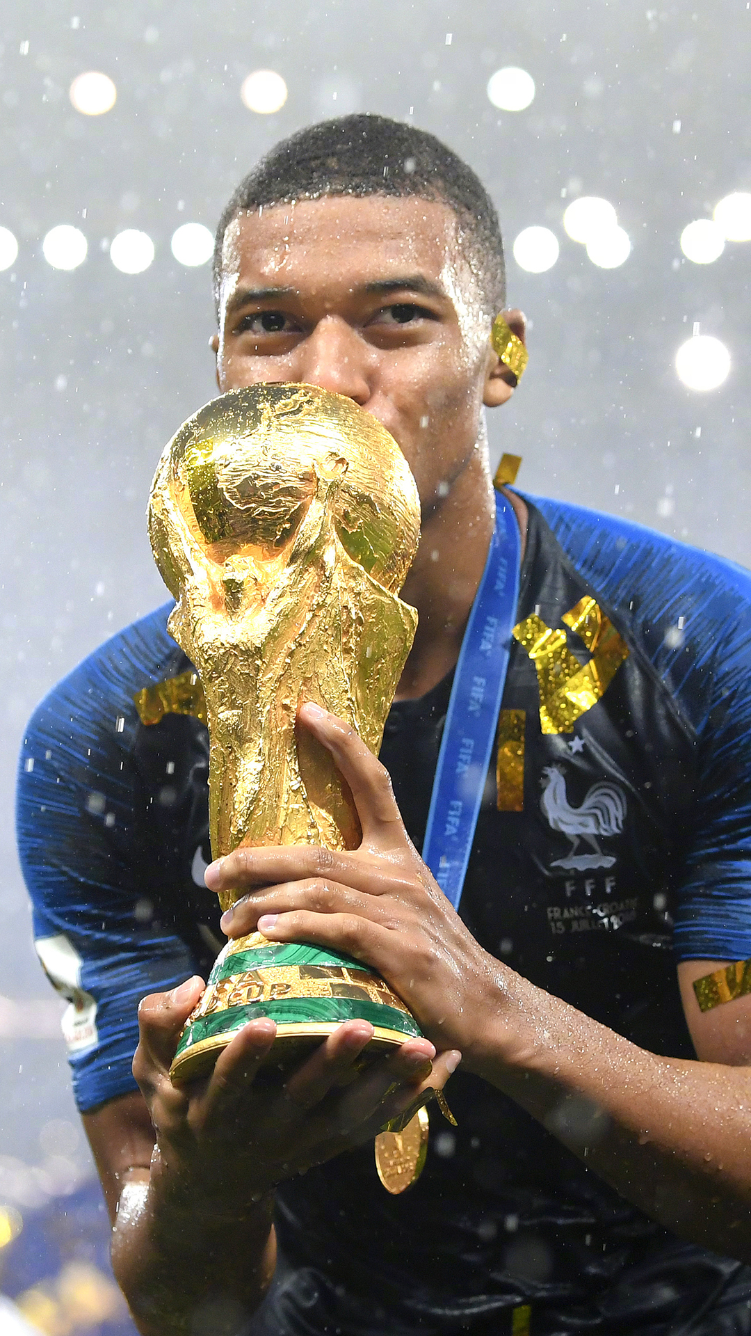 艾顿：雷迪克从不畏惧逆境 他展现出的韧性会带动每个人提升强度（艾顿：雷迪克无惧逆境 他的坚韧激励全队提升强度）